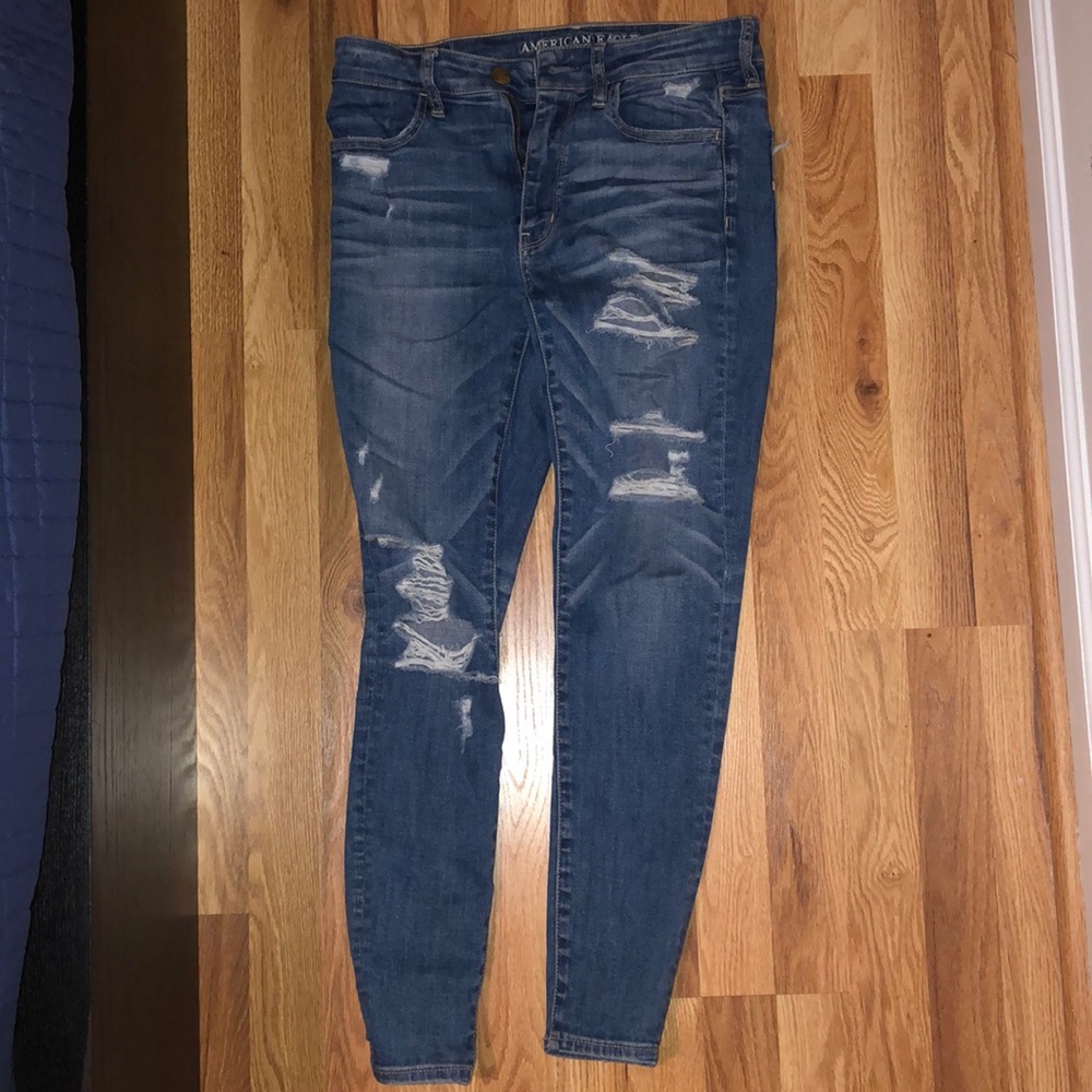 American eagle ripped jeans size 6